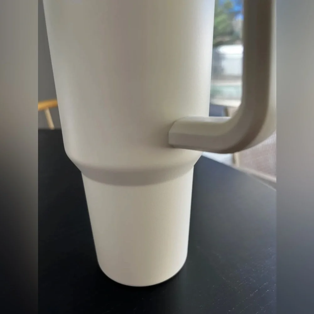 Stanley Brand New Adventure Quencher 40oz Insulated Travel Mug Tumbler -‎ CREAM - Picture 3 of 6